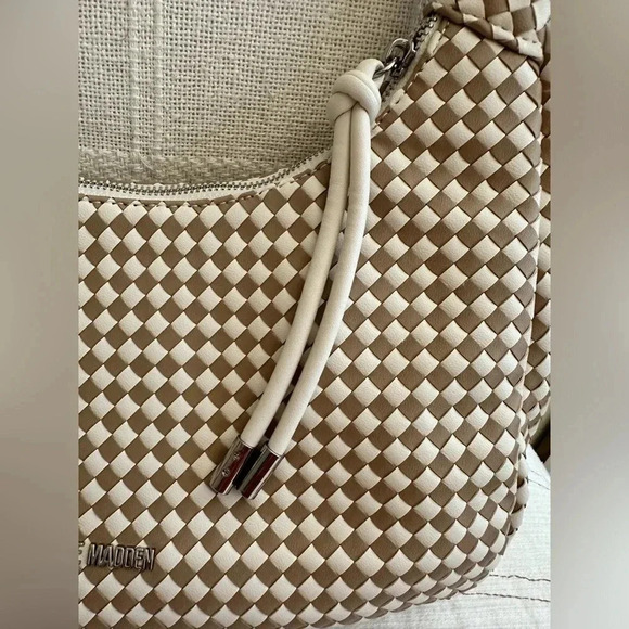 Steve Madden Win Woven Shoulder Bag - Picture 4 of 10